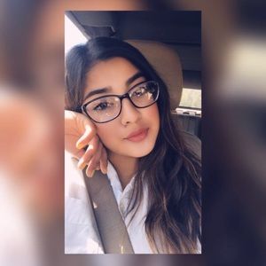 Meet your Posher, Briana